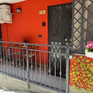 Amuri Di Casa , Aeroporto di Catania Fontana Rossa Italia